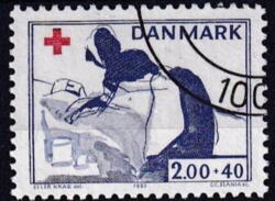 AFA 764x DANMARK STEMPLET VARIANT FARVEPLET I ØVRE MARRGIN OVER NURSENS HOVED